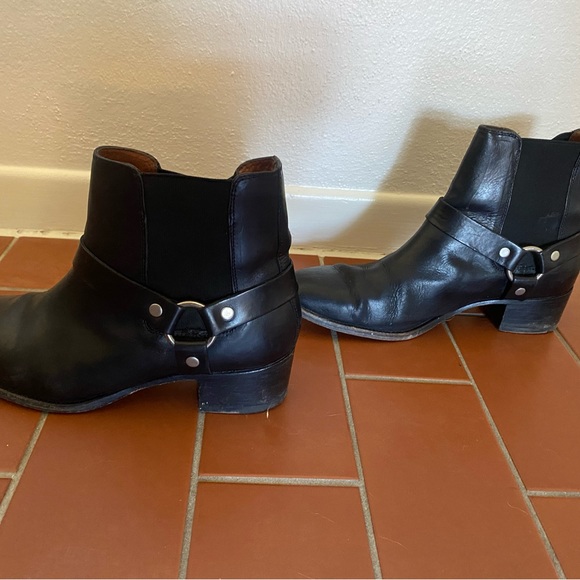 Frye Veronica Harness Short Boot Size 8.5 Womens - Picture 2 of 9